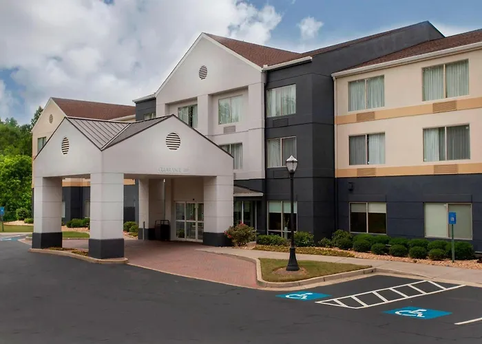 Fairfield Inn & Suites Macon