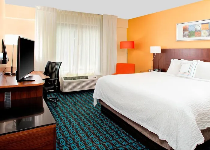 Fairfield Inn & Suites Macon