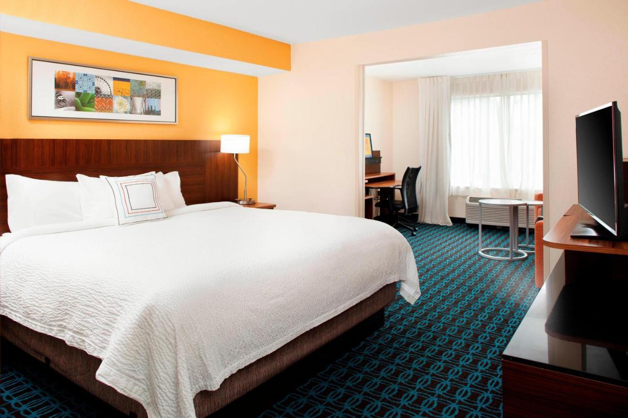 Fairfield & Hotel 3*