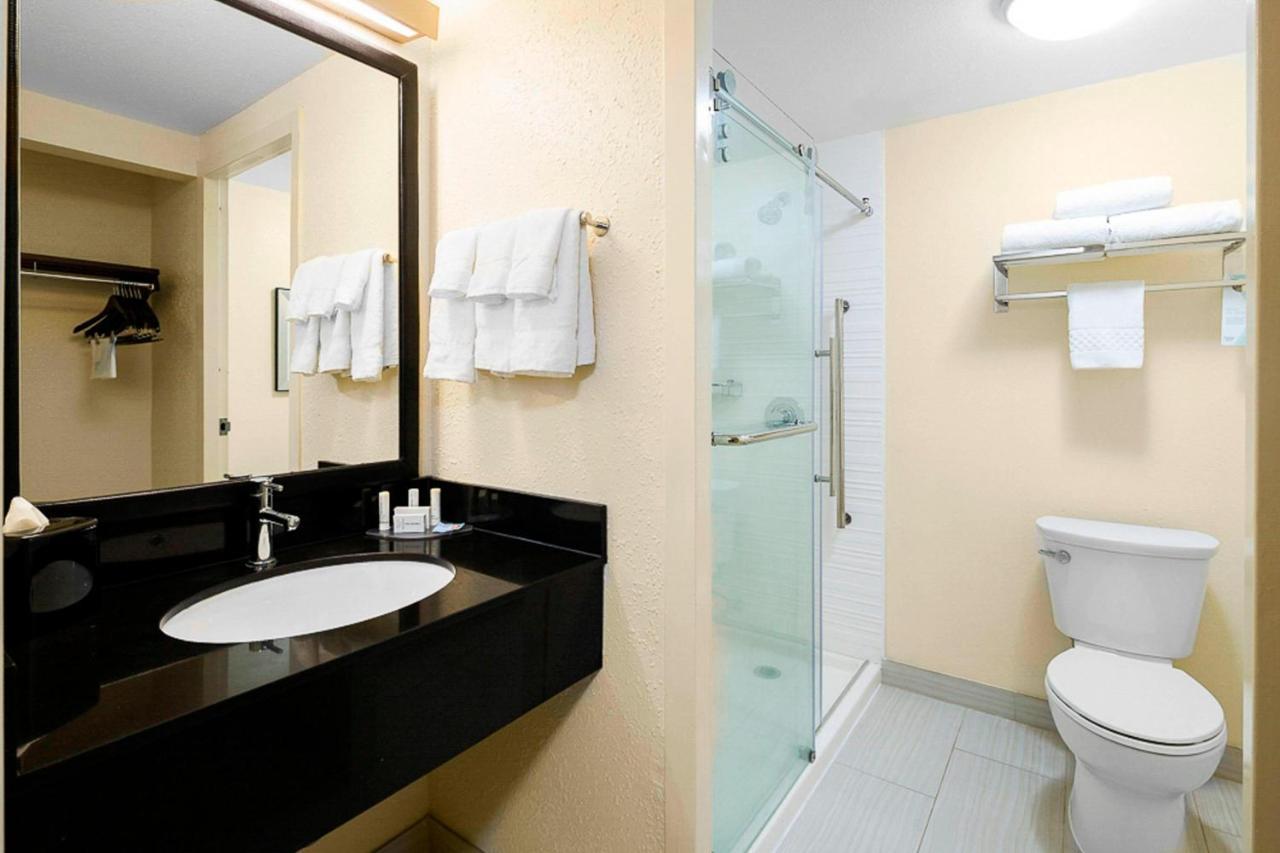 Fairfield & Hotel Macon